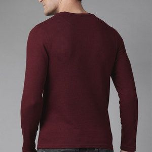 T-shirt décontracté tendance en tissu gaufré, coupe moderne, pour usage quotidien, de haute qualité, doux, élégant et minimaliste - Product Image 2