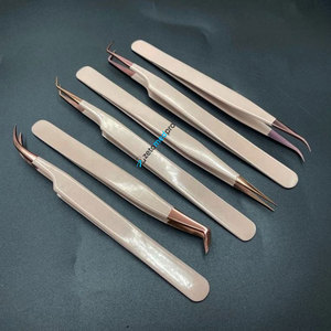Pince à épiler professionnelle en acier inoxydable pointue pour extensions de cils, logo gravé sur mesure, design élégant or rose pêche, best-seller - Product Image 1