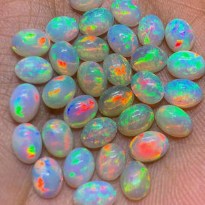 Opales de feu Welo d'Éthiopie naturelles authentiques, cabochons ovales colorés, pierres précieuses en vrac, lot de 5 pièces, vente en gros - Product Image 1