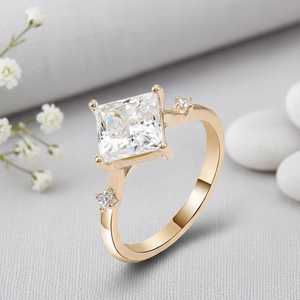 แหวนเพชรทรงปรินเซสคัท 2.02 กะรัต ผลิตในห้องปฏิบัติการ ดีไซน์พิเศษสำหรับผู้หญิง ทองคำแท้ 14K เหมาะสำหรับงานแต่งงาน งานเลี้ยง และเป็นของขวัญสำหรับคนรัก - Product Image 5