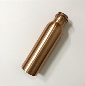 Magnifique bouteille en cuivre texturée nid d'abeille, finition brillante et détails alvéolés uniques, disponible à prix de gros. - Product Image 2