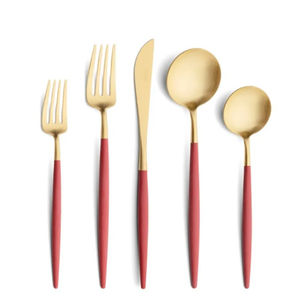 Ensemble de couverts en acier inoxydable plaqué or avec manche rose luxueux, élégant et moderne, pour la maison et la restauration. - Product Image 2