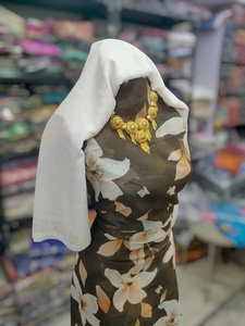 Tela Marrón para Tejido Dirac Alemán Ecológico con Estampado Floral Blanco |   Vestido de Novia de Lujo para Niñas con Bordado a Juego - Product Image 2