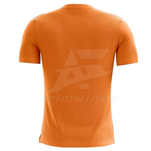Maillot de football personnalisé conçu pour l'identité de l'équipe, avec une coupe athlétique confortable et un style élégant. - Product Image 3