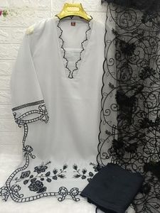 Magnifique ensemble Salwar Kameez en soie Georgette brodée, tenue traditionnelle indienne de luxe pour femme, idéal pour les mariages et les fêtes, livraison rapide - Product Image 4