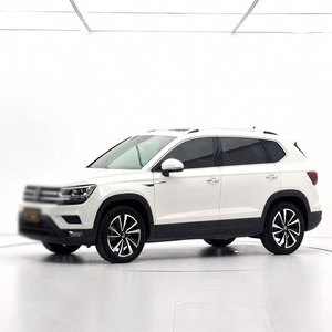 Volkswagen Tiguan 2026 SUV Blanco Automático Turbo Gasolina R18 Faros LED 5 Asientos Interior de Tela - Product Image 4