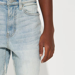 Pantalones para Niños con Diseño Moderno y Rasgado, para Compradores Mayoristas, con Bolsillos Laterales, Cierre de Botón y Cremallera, con Logotipo Personalizado 2026 - Product Image 3