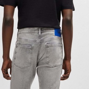 Jean en denim gris délavé coupe slim pour homme, jambe droite, taille mi-haute, en coton, style printemps - Product Image 2