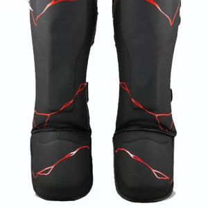 Protector de Pierna para Béisbol, Negro, de PU, con Diseño de Grietas Rojas, Cierre de Velcro, Protección Ligera para Adultos, Deportes - Product Image 5