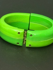 Brazalete de Resina Verde de Moda con Cierre Metálico, Diseño Exquisito, Regalo Promocional Novedoso - Product Image 3