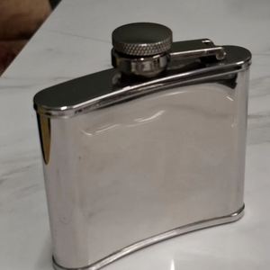 กระติกน้ำเหล็กคลาสสิกแบบพกพาสำหรับผู้ชาย - Product Image 1