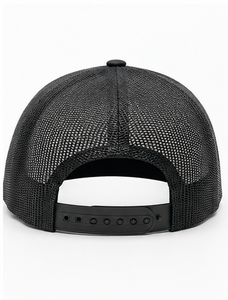 Casquette Trucker Personnalisée en Gros avec Patch Brodé Rond, 5 Panneaux, Visière Plate, Profil Moyen, Maille Structurée de Haute Qualité - Product Image 2