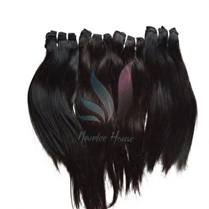 ผมต่ออินเดียแท้ Remy ยี่ห้อ NANDEE HOUSE แบบเส้นเดียว  ลอนธรรมชาติ สีดำ  ต่อแบบ Double Machine Weft ไม่หลุดร่วง น้ำหนักเบา - Product Image 1