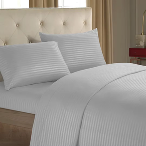 Juego de Ropa de Cama Premium con Rayas de Satén, Tamaño King, 3 Piezas, Juego de Sábanas Suaves y Cómodas, de Seda, Duraderas, Calidad de Hotel, para Dormitorios - Product Image 1