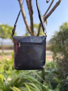 กระเป๋าสะพายดีไซน์ใหม่ หนังวัวแท้ กระเป๋าถือสไตล์ยิปซี โบโฮ ขนสัตว์ หนังวัวแท้ งานแฮนด์เมดสไตล์วินเทจตะวันตก กระเป๋าอเนกประสงค์ - Product Image 4