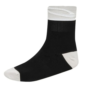 Chaussettes en coton pour hommes de haute qualité, design personnalisé 2026, dernières tendances, vente en gros, couleur et taille personnalisables, créez vos propres chaussettes de sport pour hommes - Product Image 5