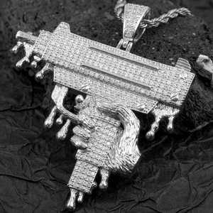 Pendentif en argent moissanite style hip-hop en forme de pistolet Uzi pour homme, design pistolet cool - Product Image 4