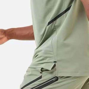 Conjunto Deportivo para Hombre, Camiseta y Pantalones Cortos, Tela Elástica Cómoda, Ideal para Entrenamiento, Ejercicio y Gimnasio - Product Image 4