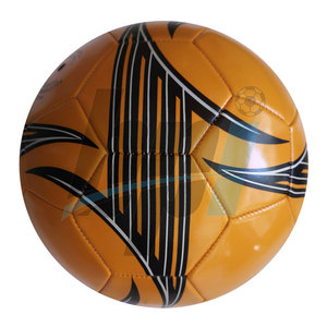 ลูกฟุตบอลเย็บด้วยเครื่องจักร น้ำหนักเบา ทำจากหนัง PU PVC  รับสกรีนโลโก้ - Product Image 2