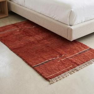 Alfombra de Lana Anudada a Mano de Primera Calidad, Inspirada en el Estilo Marroquí, Color Rojo Óxido, Diseño Tribal Minimalista con Rayas, Alfombra Decorativa - Product Image 3