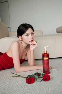 Gel Douche Hydratant Parfumé Personnalisable pour Femme CINDY BLOOM-Sexy Rexy (640g) Stock/OEM Nettoyant Corporel Nettoyage en Profondeur - Product Image 4