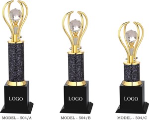 ถ้วยรางวัลคริสตัลพร้อมฐานทองและเสาหินอ่อนสีดำ รุ่น 504 C สูง 11 นิ้ว รางวัลกีฬา - Product Image 4