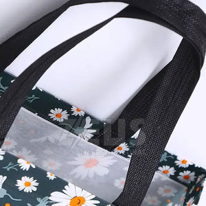 Solución moderna de transporte para una vida organizada y viajes: bolso tote con diseño funcional. - Product Image 5
