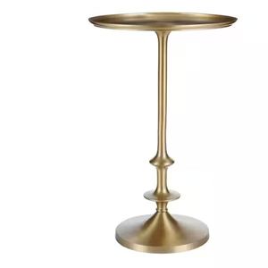 Table d'appoint en métal finition poudre verte attrayante, meuble compact alliant élégance et fonctionnalité - Product Image 2