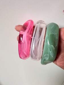 Bracelet large en résine à pois blancs et noirs, motif géométrique, bijou de main en acrylique pour femme, ornement de poignet en plastique épais - Product Image 6