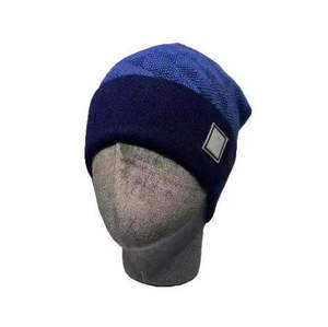 หมวกบีนนี่ฤดูหนาวสุดหรู สีพื้น ถักลายปัก 3 มิติ สวมใส่สบายๆ ชายหญิง 2025 - Product Image 1