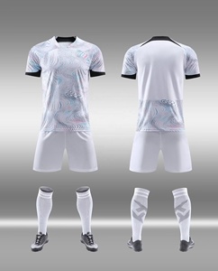 Conjunto de Uniforme de Fútbol para Mujer con Patrón Geométrico Personalizado, Ribete en Contraste, Ligero, con Impresión de Nombre y Número - Product Image 5