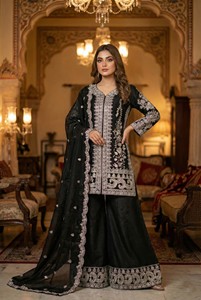 Salwar Kameez Tradicional de Seda con Bordado Chinon y Lentejuelas para Bodas, Diwali y Ocasiones Indias y Pakistaníes - Product Image 3