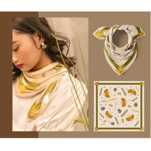 Tela de satén latino de alta calidad, tejida y duradera, con superficie suave y sedosa (estilo satén latino), resistente a las arrugas, de Vietnam. - Product Image 1