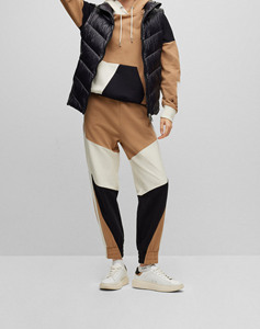 Veste d'hiver sans manches unisexe noire personnalisée avec fermeture éclair, capuche en fausse fourrure, rembourrage en coton et duvet, coupe ajustée - Product Image 4