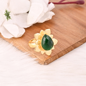 Bague de créateur en laiton plaqué or, ornée de pierres précieuses, faite à la main, pour femme, style Hydro Fashion vert - Product Image 2