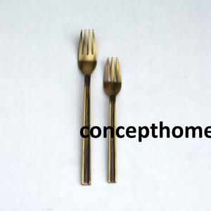 Fourchette de table réutilisable en laiton écologique avec manche en forme de branche à double feuille, vaisselle dorée pour restaurant, idéale pour les salades de fruits - Product Image 6