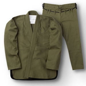 Kimono de BJJ para Hombre TITAN TREAD WEAR, Verde Oliva, 100% Algodón, 380g, Ligero, Duradero, Corte Regular, Gi de Judo para Adultos, Artes Marciales - Product Image 1