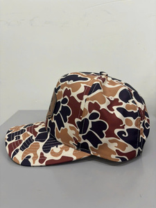 Casquette de baseball structurée à 5 panneaux en cuir personnalisé camouflage pour adulte, idéale pour l'extérieur, fabriquée en usine au Vietnam, par Classic Apparel - Product Image 4
