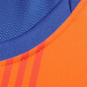 Ensemble d'uniformes de football haut de gamme en tissu polyester doux, respirant et anti-humidité, léger, maillot à manches courtes et short, personnalisable pour équipe - Product Image 5