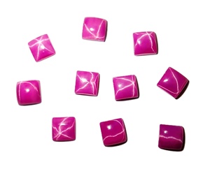 Rubis Étoilé Rouge Carré 6x6 mm 1,5 Carat Créé en Laboratoire Poli Opaque Cabochon avec Effet Étoile à 6 Branches pour la Fabrication de Bijoux - Product Image 6