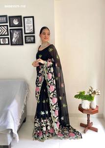 ผ้าซารีจอร์เจตต์ดีไซน์สวยงามแบบเอเวอร์กรีน พร้อมงานปักเลื่อมหลากสีขนาด 3 มม. ขอบผ้าลายฉลุ  พร้อมเสื้อสตรีแฟชั่น - Product Image 2