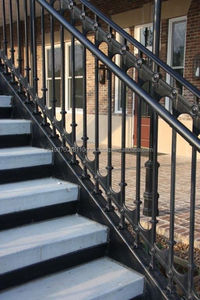 Vente en gros de panneaux de garde-corps de balcon modernes en fer et aluminium, en fonte de diamant noir, sans cadre, résistants à la rouille, décoration intérieure, 5 ans - Product Image 2