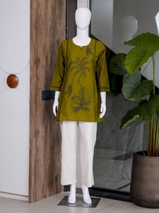 Ensemble Kurti en coton vert brodé pour femmes avec pantalon blanc, tenue décontractée d'été, coupe ample, style indien pakistanais - Product Image 5