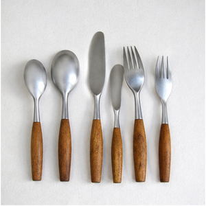 Ensemble de couverts modernes en gros, acier inoxydable et manche en bois durable, pour restaurants et événements haut de gamme à prix avantageux - Product Image 3