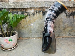 Corne à boire ronde polie en corne de bœuf, faite à la main, écologique et moderne, avec motif marbré - Emballage cadeau pour fête et célébration - Product Image 3