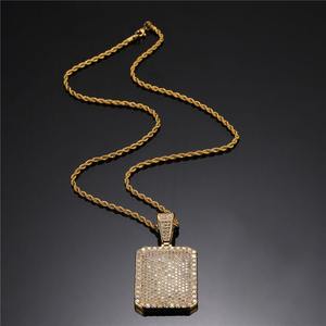 Pendentif élégant en or, argent et diamants de fabrication indienne pour femmes, à porter au quotidien ou au bureau, disponible au prix d'usine - Product Image 1