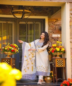 ชุดทำงานพิมพ์ลายแฟนซี USLIN พร้อมผ้าคลุมไหล่ สำหรับงานเทศกาล ราคาขายส่ง เสื้อผ้าชาติพันธุ์ สีน้ำเงินขาว - Product Image 2