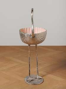 Achetez maintenant : Ensemble de vases de table modernes en argent faits à la main avec présentoir pour cuillères et noix - Product Image 2