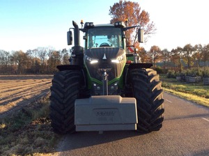 Tracteur agricole Fendt 1050 Vario 20 CV, fabrication allemande, 700 kg, 0-2000 heures de fonctionnement - Product Image 4