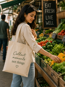 Bolsa de Playa de Lona Beige con Diseño Minimalista, Estampado de Letras y Correa para el Hombro, para Uso Diario, Colección Collect Moments Not Things - Product Image 1
